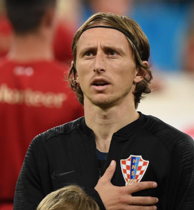 太阳报：C罗日收入48.8万英镑，与摩根采访时戴的手表值110万英镑