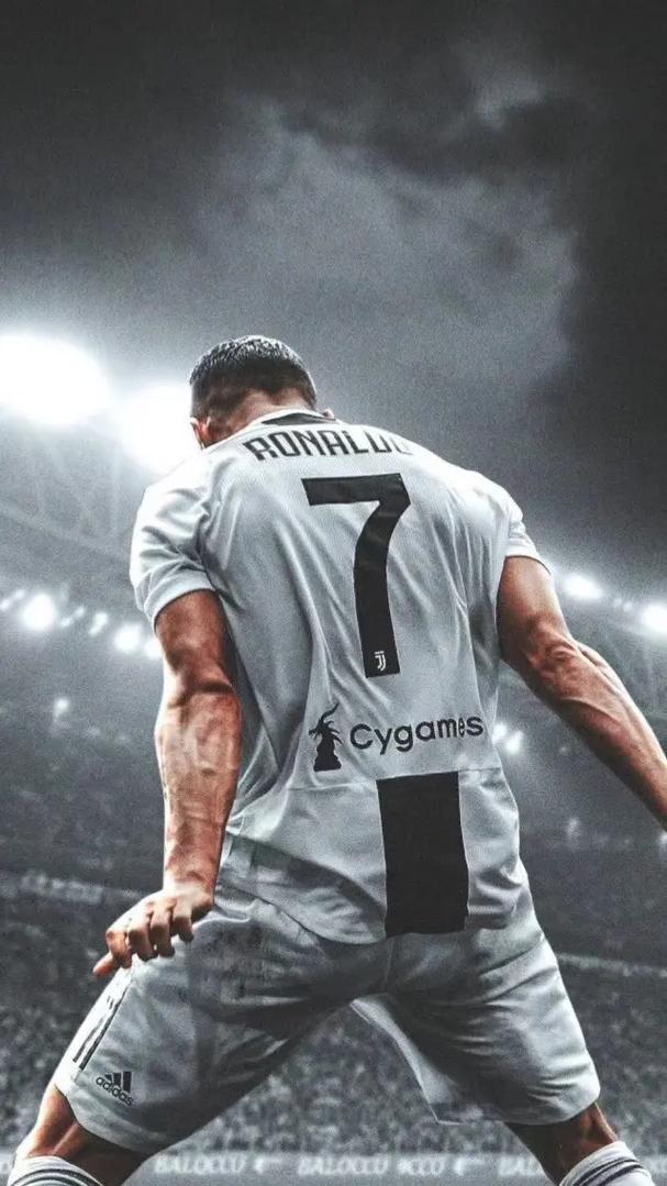 2025欧洲金童奖颁奖典礼：杜埃获得2025年金童奖